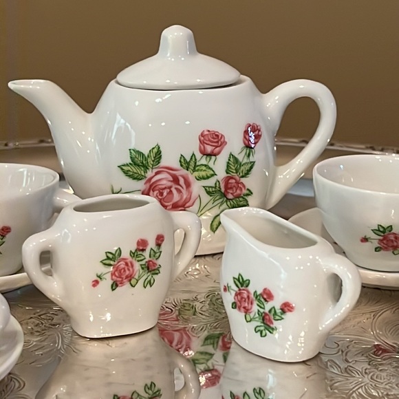 NEW Vtg Miniature Porcelain Tea Set; teapot, sugar & creamer, 4 cups & saucers. - Picture 9 of 14